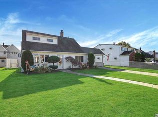 42 Cliff Ln, Levittown, NY 11756