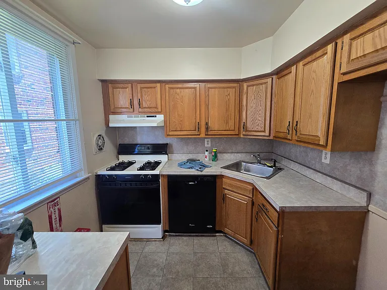 162 W Cheltenham Ave — Photo 7
