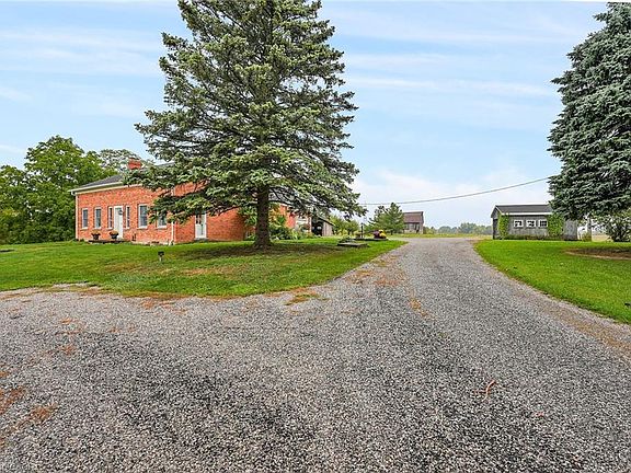 4th image of 2432 Seburn Rd
