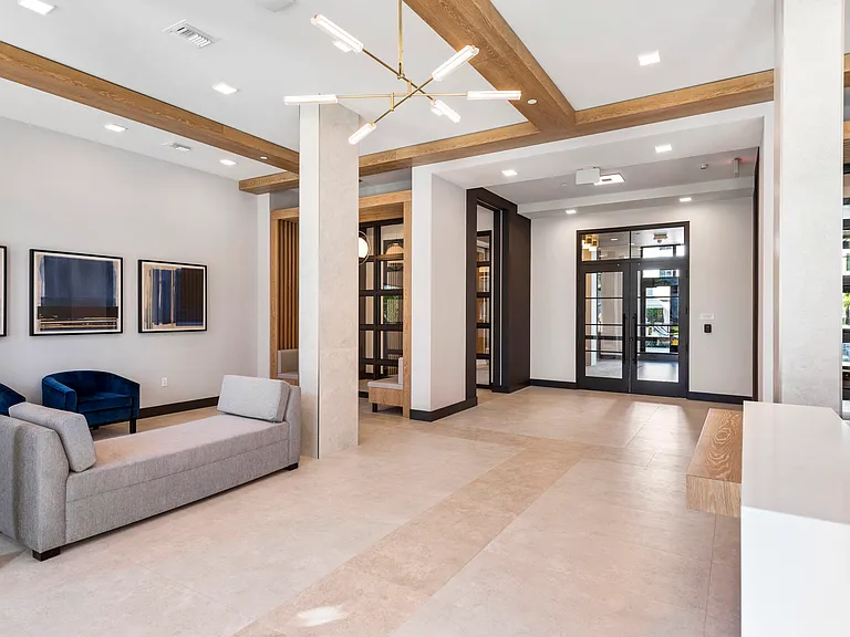 24/7 reception and concierge