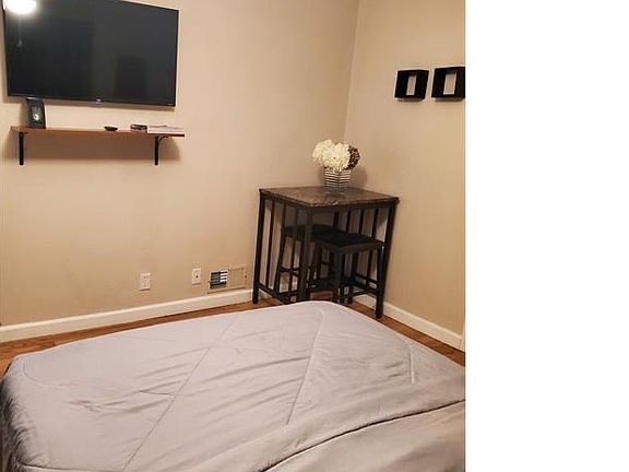 2nd image of 1326 Thomas Ave