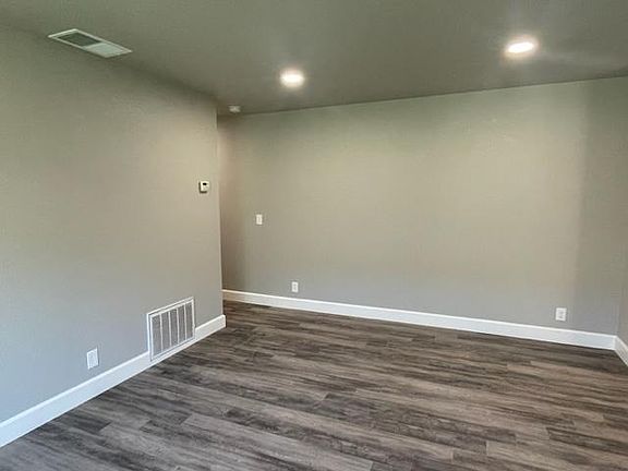 3rd image of 5035 Venuto Way