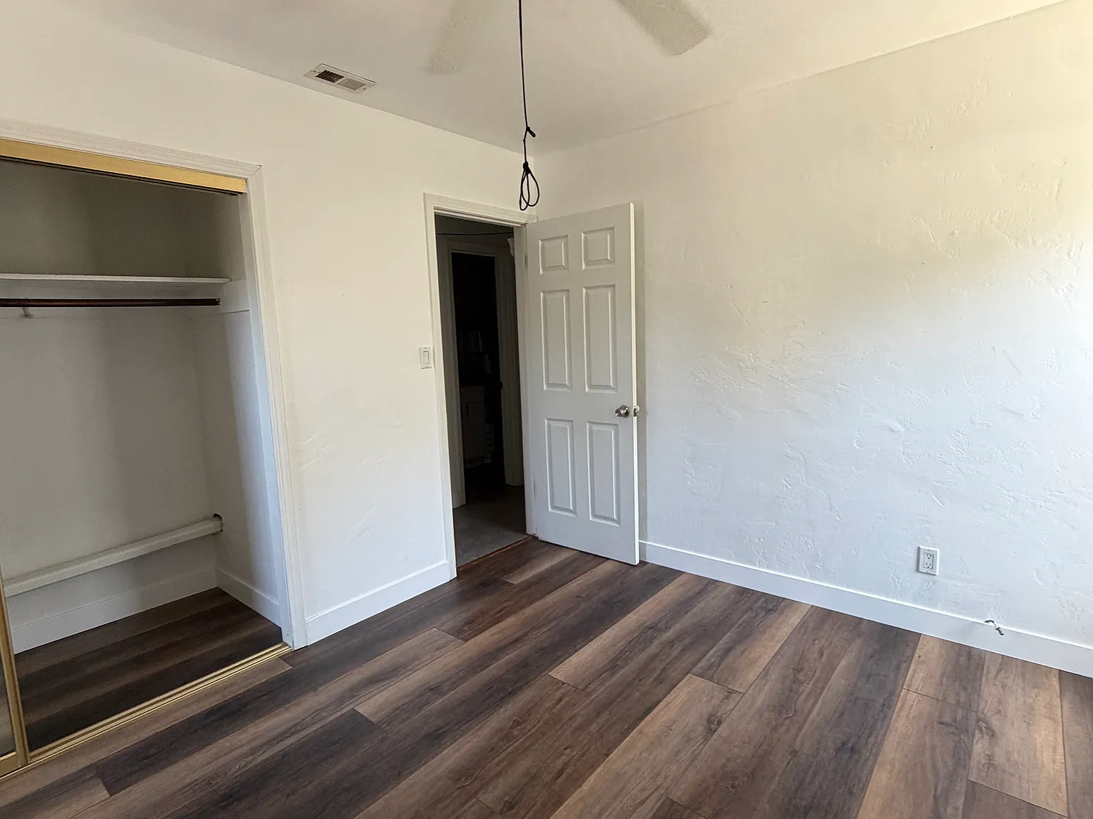 1 bed, 1128 sqft, $1,200 — Photo 1
