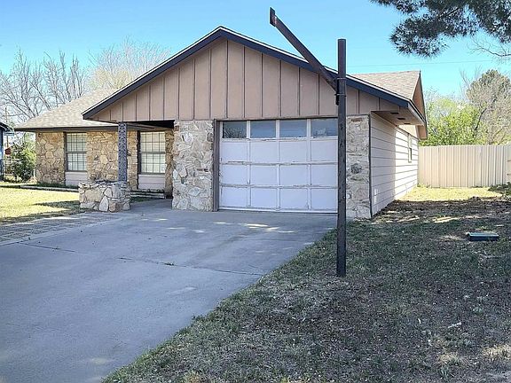 2nd image of 2517 N Park Dr