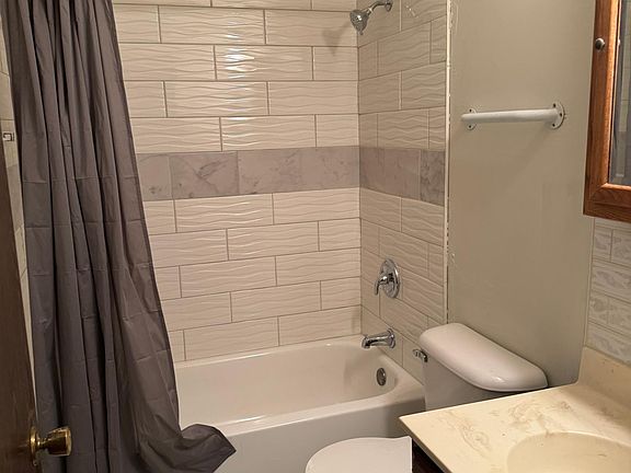 4th image of 645 Terry Ct Unit B