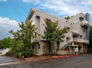 618 S Nevada St #G, Portland, OR 97219