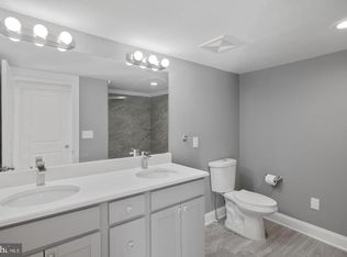 216 Ivy Rd, Edgewater Park, NJ 08010