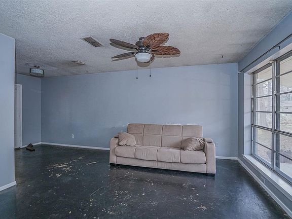 5th image of 306 Choctaw Trl