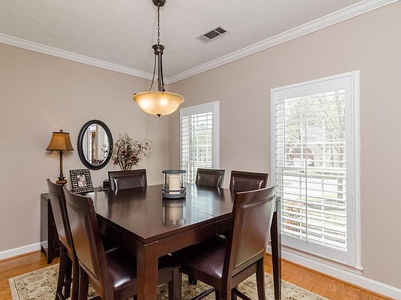 3rd image of 1130 Midland Way