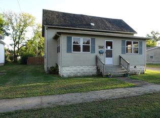 211 E Raymond St, Harrisburg, IL 62946