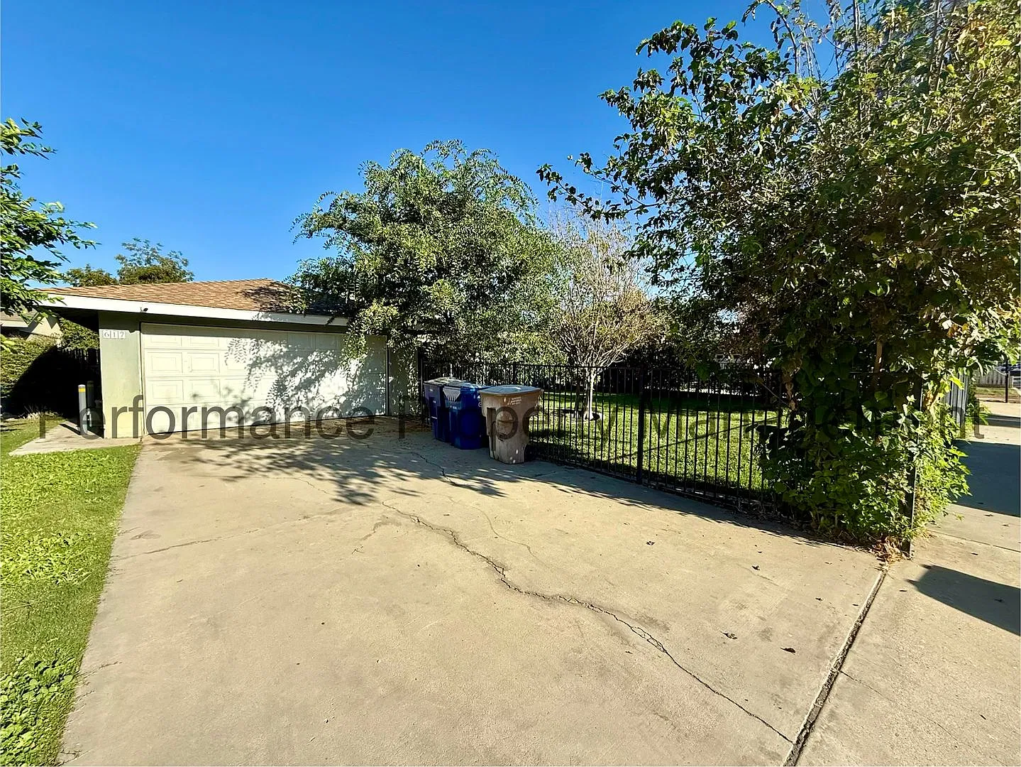 Entertainers Paradise in SW Bakersfield 3 Bed/3 Bath w/ Pool, Solar & Deposit Alternative Option — Photo 1
