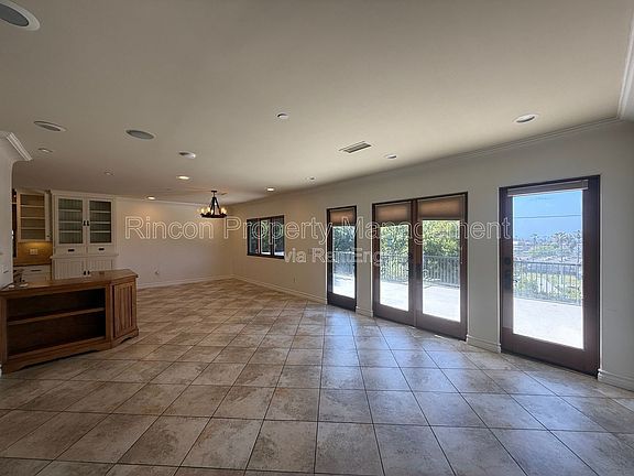 5th image of 2166 Palomar Ave