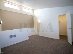 5196 Gray Ln, Las Vegas, NV