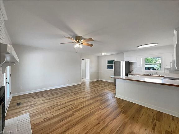 5th image of 1740 Laurie Dr