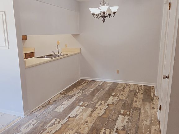 4th image of 2301 Michigan Ave #11