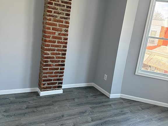 4th image of 576 Herman St