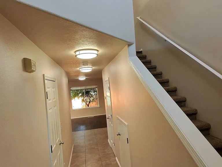 4137 Geranium Loop NE — Photo 7