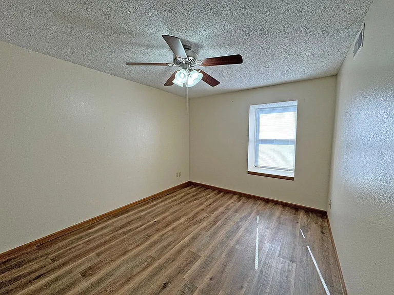 Hilltop — Photo 11