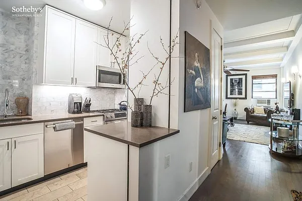 Sold by Sotheby's International Realty | media 15