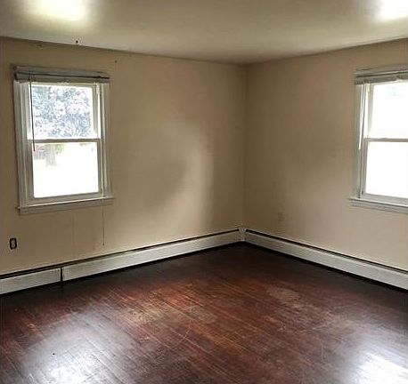 2nd image of 17 Daytona St