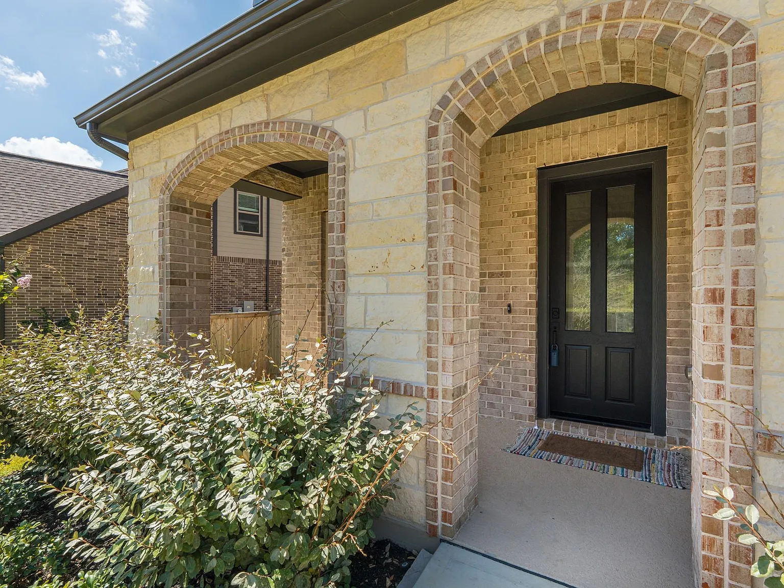 5 bed, 4.5 bath, 3522 sqft, $3,550 — Photo 4