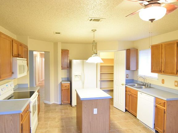 4th image of 4204 Teal Dr