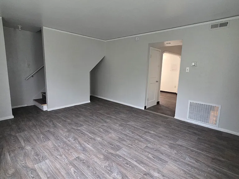 1411 NW Carden Ave #1411 — Photo 2