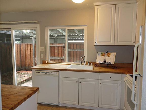 5th image of 8627 La Riviera Dr APT C