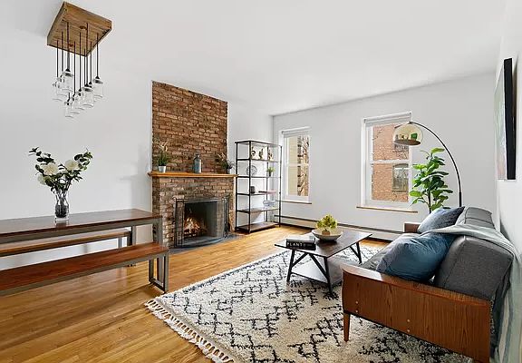 2nd image of 426 13th St APT 3D