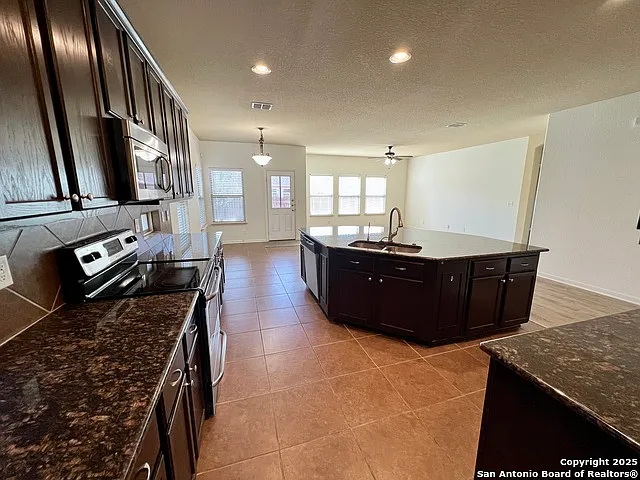 121 Krieg Dr — Photo 9