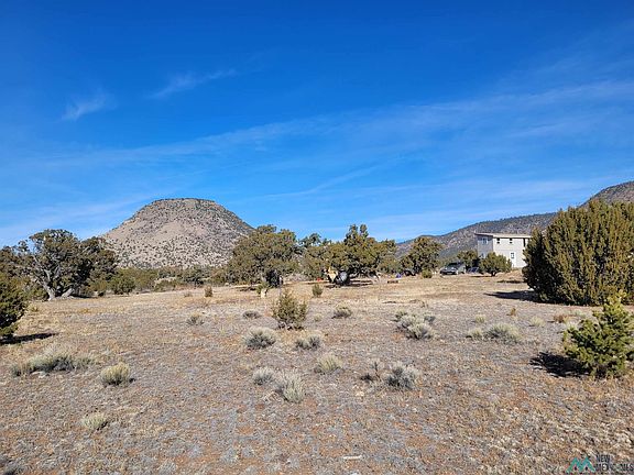 4th image of 235 Sugarloaf Trl