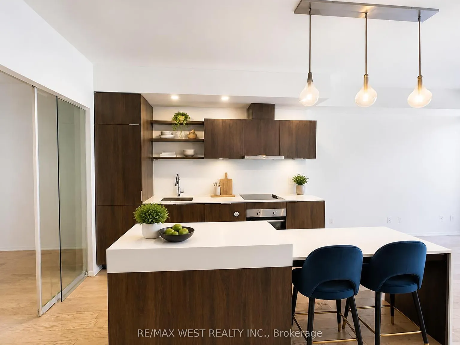 Monde Condos — Photo 3