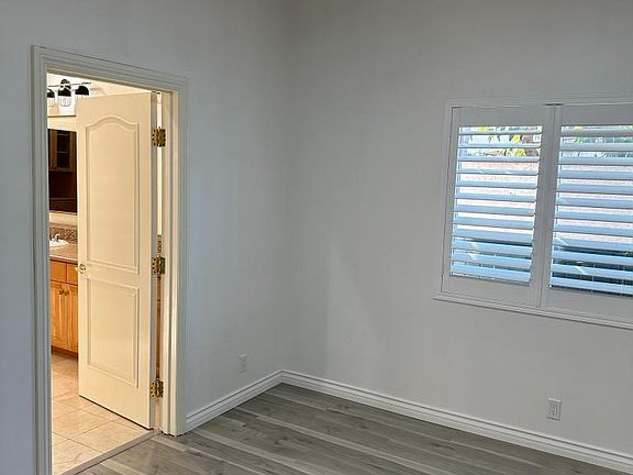 4th image of 411 N Glenwood Pl #101