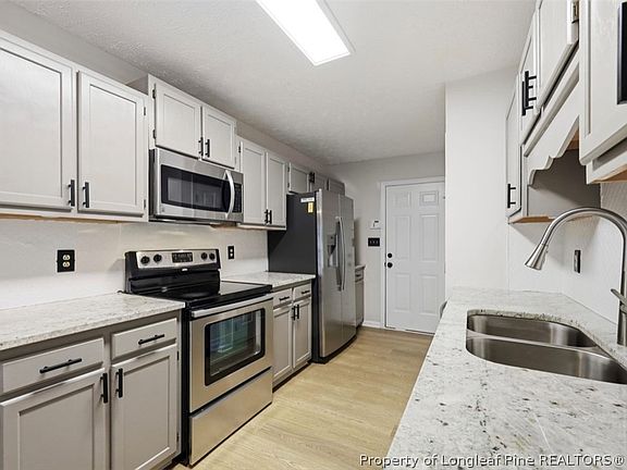 5th image of 5923 Lively Ct