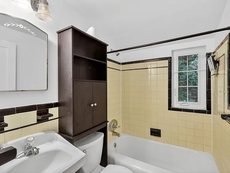Upstairs bathroom