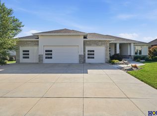 720 N 100th St, Lincoln, NE 68527