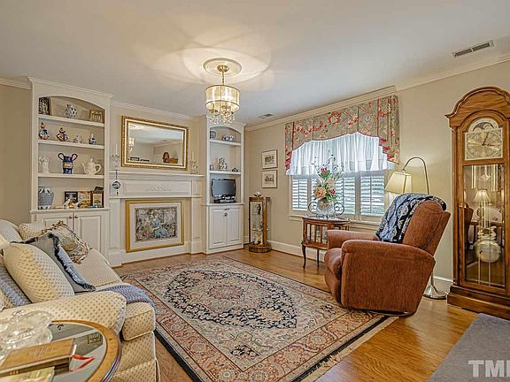 5th image of 24 Southwood Dr