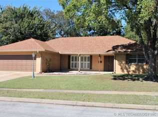 6911 E 52nd St, Tulsa, OK 74145