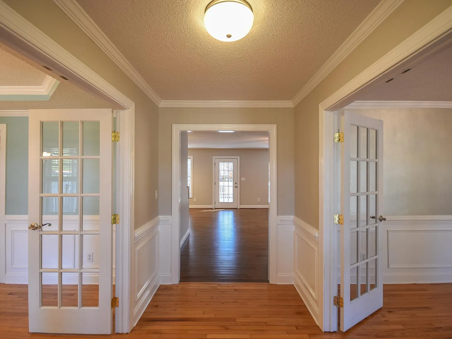 149 Wateredge Ln — Photo 4