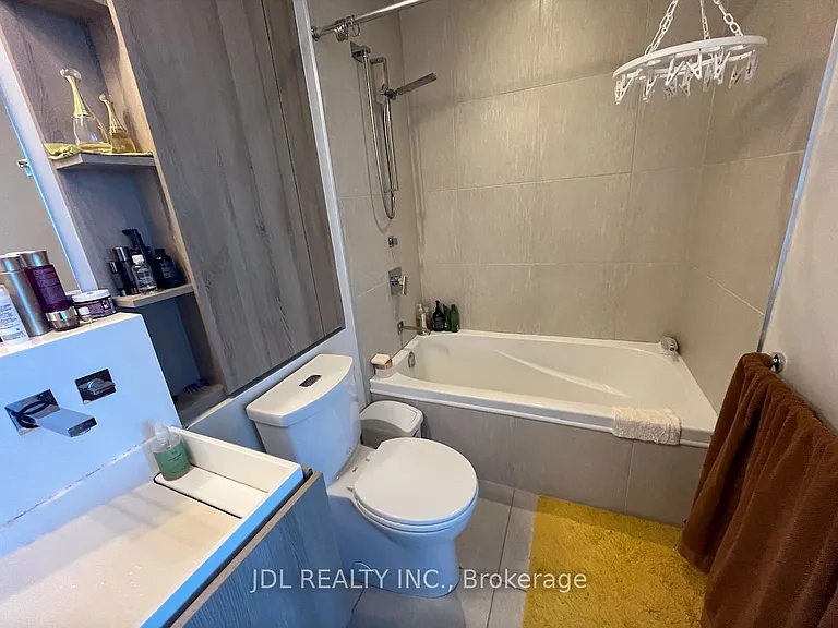 101 Charles St E #2810 — Photo 8