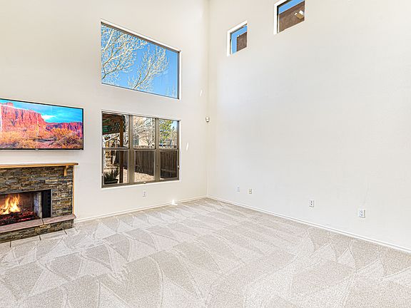3rd image of 1401 Paseo Norteno