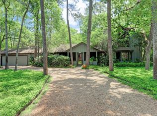 4 Leisure Ln, Houston, TX 77024