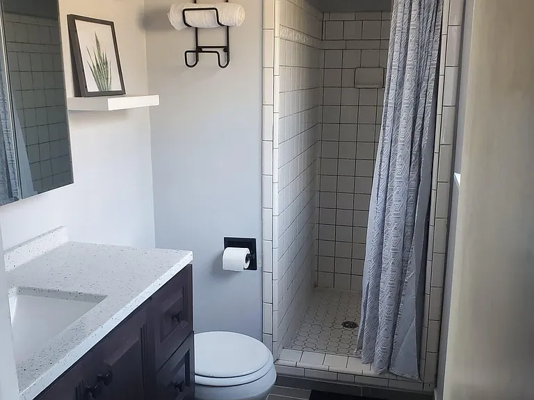 745 Center St — Photo 8