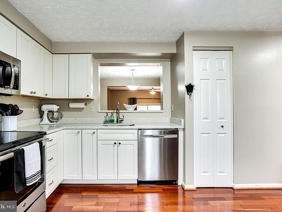 5th image of 3372 Oak West Dr