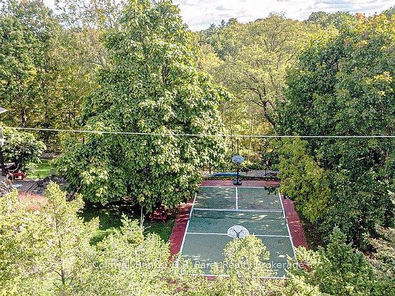 5th image of 53 Parkwood Dr