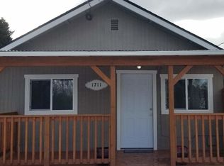 1711 SW Dawson St, Seattle, WA 98106