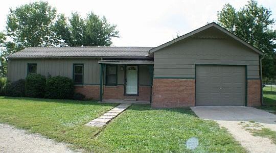 1st image of 2331 N Lynnwood Dr