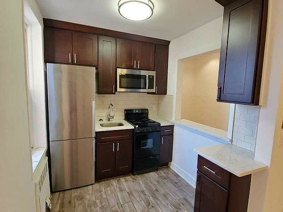 2nd image of 1600 Caton Ave #6FF