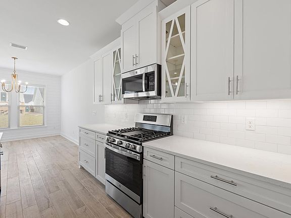 2nd image of 372 Ursaline St