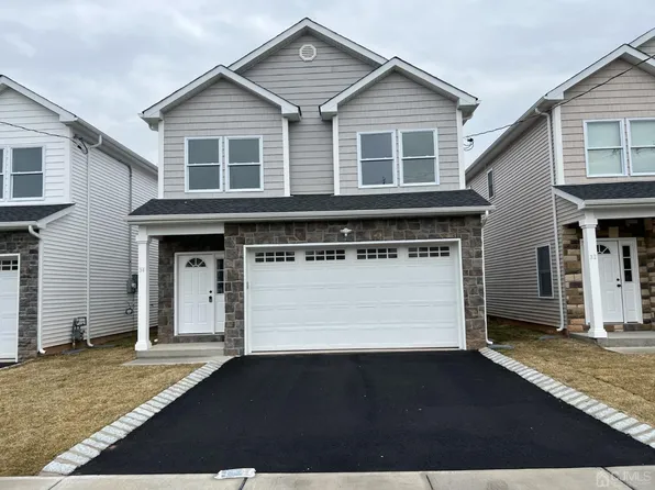 34 Jeanette St, Carteret, NJ 07008
